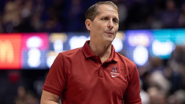 Razorbacks coach Eric Musselman on sideline at LSU